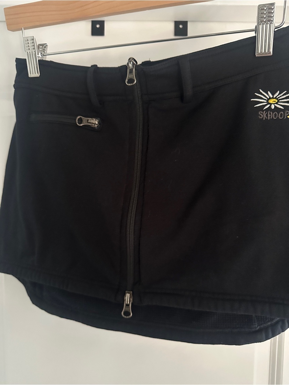 SKHOOP Black Zip-Front Skirt - Picture 3 of 10